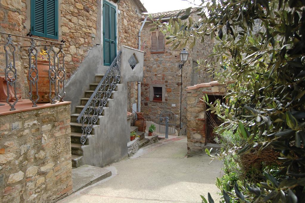 Emily House Hotel Montecerboli Exterior foto